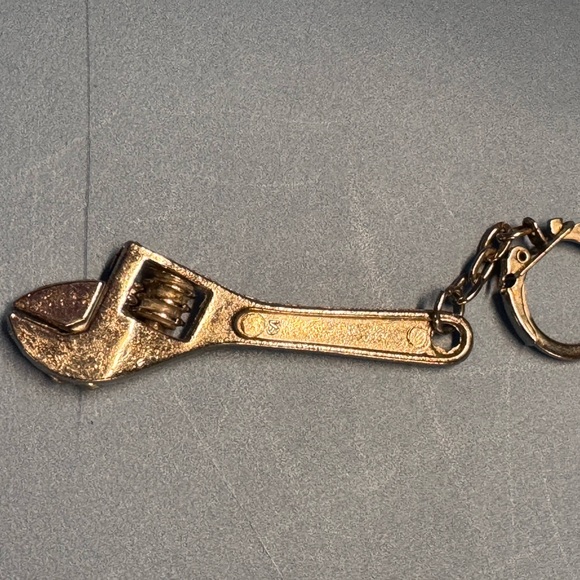 Vintage (1990s) Assorted Keychains - Fun and Unique Designs - Picture 5 of 10